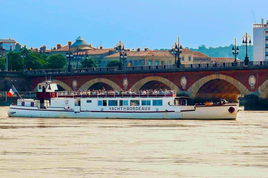 Bordeaux: River Garonne Cruise with Glass of Wine and Canelé - Why This Bordeaux River Cruise Feels So Easy