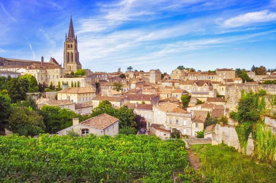 Bordeaux: Saint-Emilion and Medoc Full-Day Wine Experience - Winery time: three visits, eight glasses, and clear comparisons