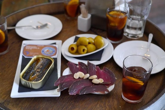 Born to Eat: Gourmet Tapas & Wine Small Group Tour in Old Barcelona - El Born is the right “classroom” for tapas