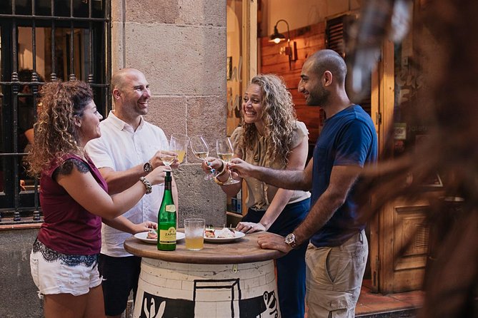 Born to Eat: Gourmet Tapas & Wine Small Group Tour in Old Barcelona - Bodegas and wine: how the Cava tasting fits the night