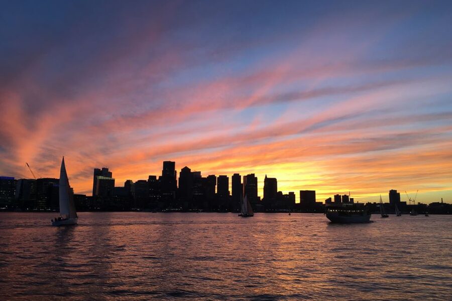 Boston: Harbor Champagne Sunset Sail from Rowes Wharf - The harbor route: from Boston Fish Pier to the Inner Harbor Islands