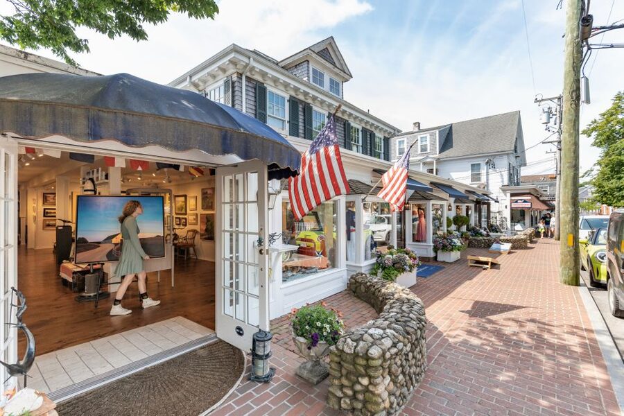 Boston: Martha's Vineyard Day Trip with Optional Island Tour - Aquinnah’s Gay Head Cliffs and the lighthouse views