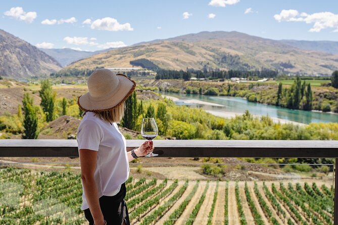 Boutique Wine Tour - visit Central Otago, 4 Wineries & Lunch - Pickup, pacing, and the small-group feel (max 12)