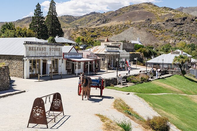 Boutique Wine Tour - visit Central Otago, 4 Wineries & Lunch - Stop 1 in Gibbston: your first tasting (30 minutes)