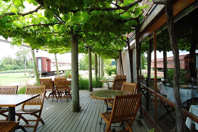 Bouza Winery Tastings and Tapas (Esp, Eng, Port) - Stop at Bouza Bodega Boutique: vineyards, cava, and how the wine gets made