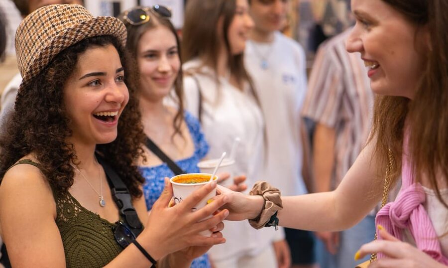 Budapest: Guided Food Tour with Wine, Beer, and Shots - District 7 First Stop: The Kazinczy Street Synagogue Warm-Up