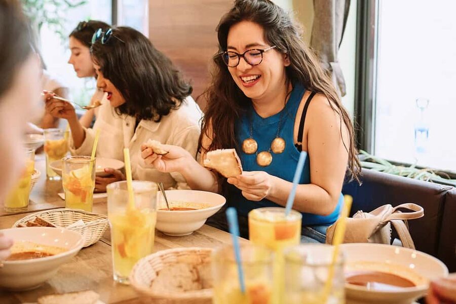 Budapest: Guided Street Food Tour with Sweet Wine - Kazinczy Street Synagogue: the history starter that actually connects to dinner