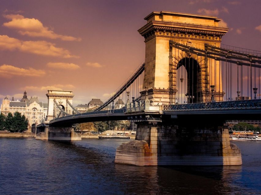 Budapest: Unlimited Prosecco and Wine Sightseeing Cruise - Unlimited prosecco and wine: what the open bar means for your plan