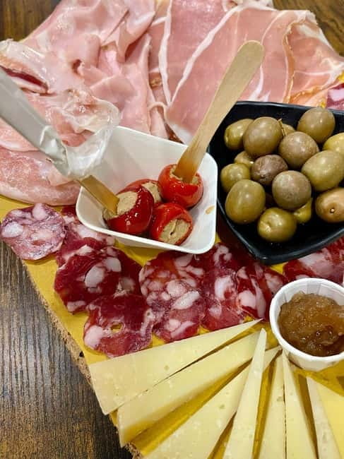 Cagliari: Food and Wine Tasting Experience - The wine part: how two local wines change what you taste