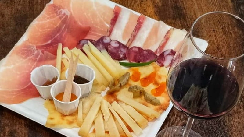 Cagliari: Private Food and Wine Tasting Experience - Key things to know before you go