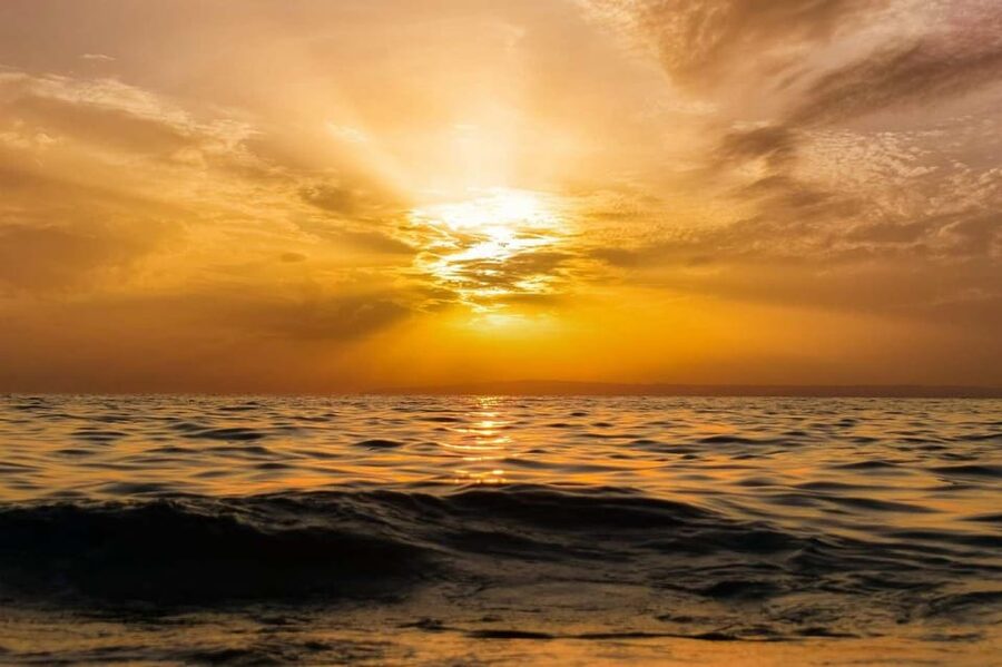 Calpe: Sunset Cruise with Sparkling Wine - Meeting at Puerto Calpe and finding the Mundo Marino Catamaran
