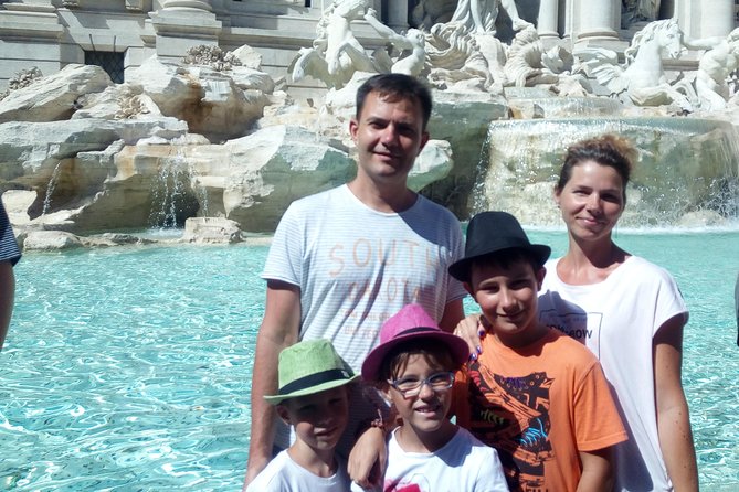 Campo dè Fiori Market and Trevi Fountain Food and Wine Tour in Rome - Trevi Fountain at the end: water, marble, and the coin moment