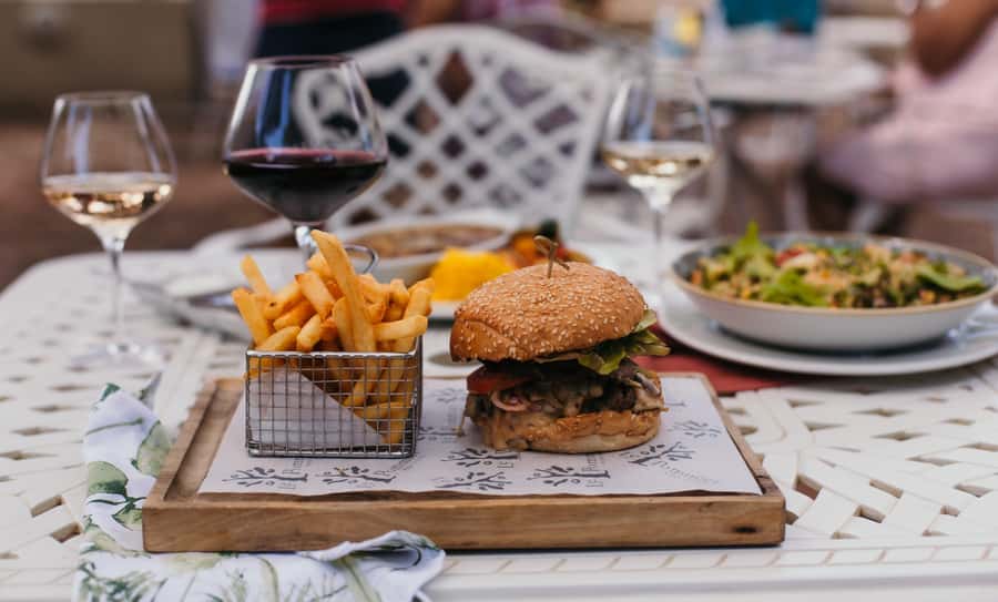 Cape Town: Full-Day Winelands Tour with Wine Tastings & Food - Transportation Comfort and the Small-Group Advantage