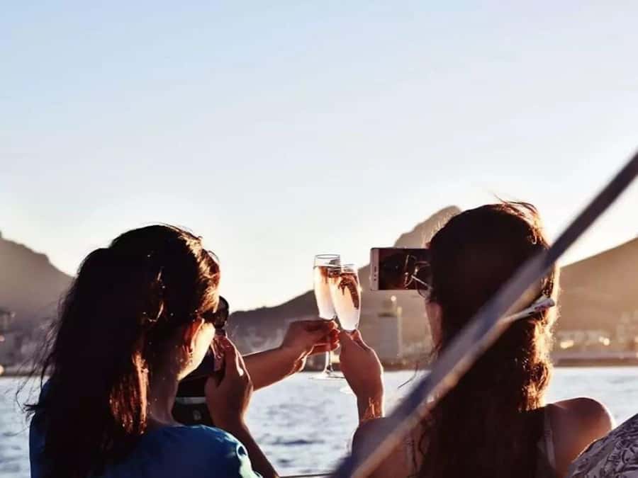 Cape Town: Sunset Champagne Cruise - The included sparkling wine: how the bar works on board