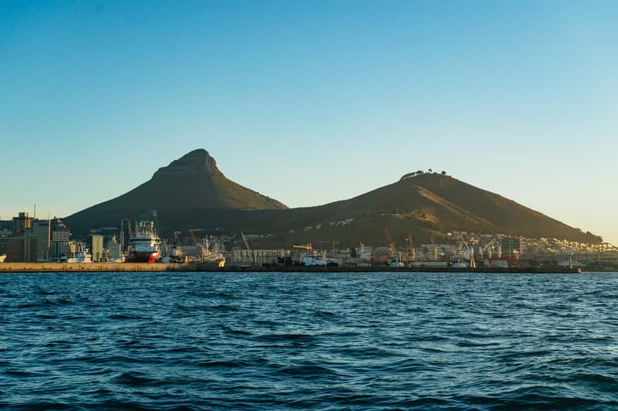 Cape Town: Sunset Champagne Cruise and 3-Course Dinner - From V&A Waterfront out to Table Bay: the sunset route
