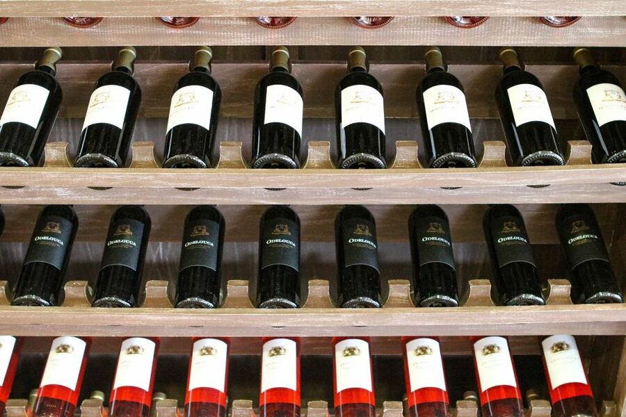 Carvoeiro/Portimão/Alvor: Wine Tour w/ Tasting, Tapas, Music - Who Should Book This Wine and Tapas Experience in the Algarve