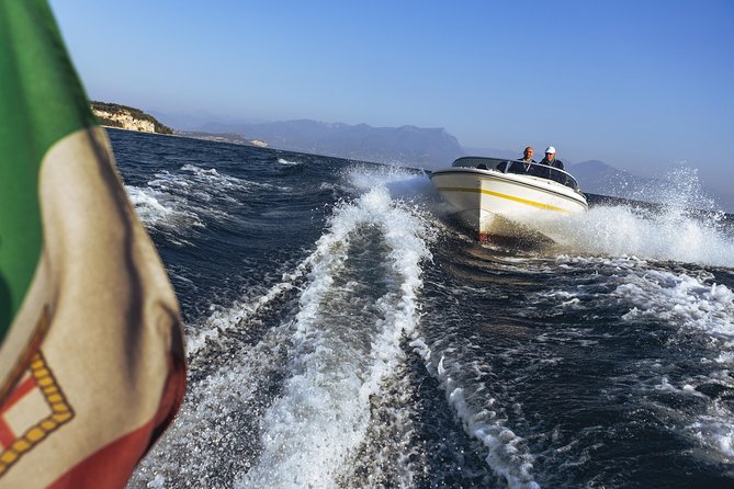 Castles boat tour with Bardolino wine tasting and nibbles - Price and time: is $120.68 worth it?