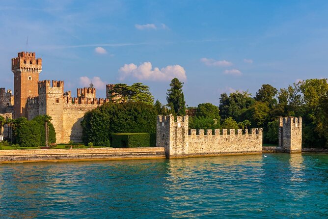 Castles boat tour with Bardolino wine tasting and nibbles - Should you book the Castles boat tour with Bardolino wine tasting?