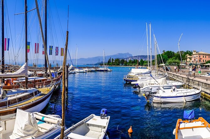 Castles boat tour with Bardolino wine tasting and nibbles - FAQ