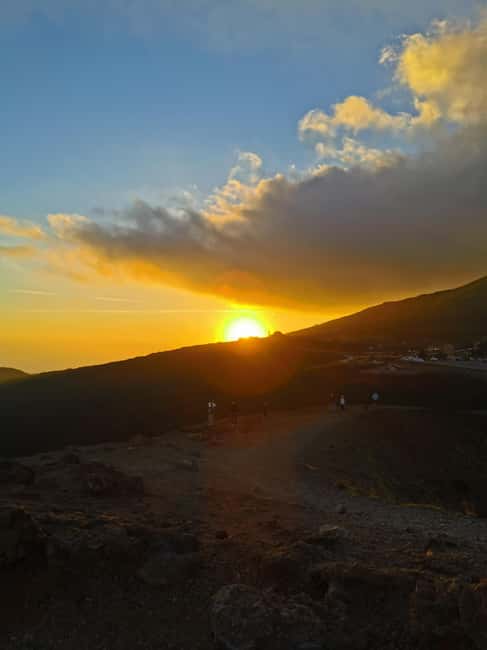 Catania: Mount Etna Sunset Trekking with Wine Tasting - Why Etna sunset works better than a daytime-only visit