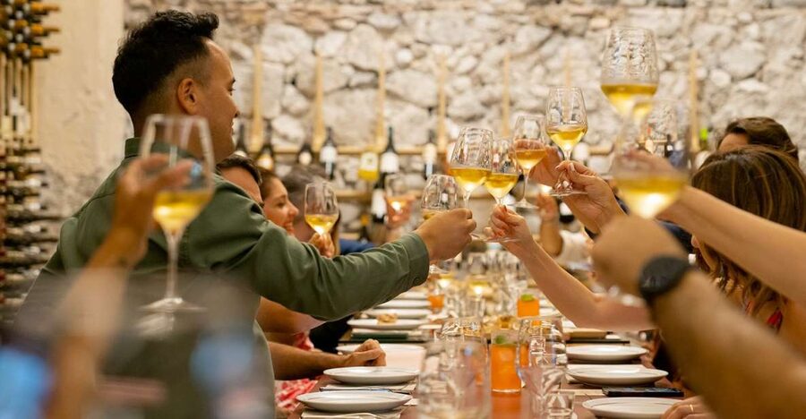 Catania: Volcanic Wine Tasting in a Metropolitan Market - Piazza Scammacca: The Market Start That Keeps It Real
