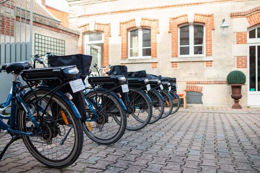 Champagne: E-Bike Champagne Day Tour with Tastings and Lunch - The drive past Avenue de Champagne in Épernay