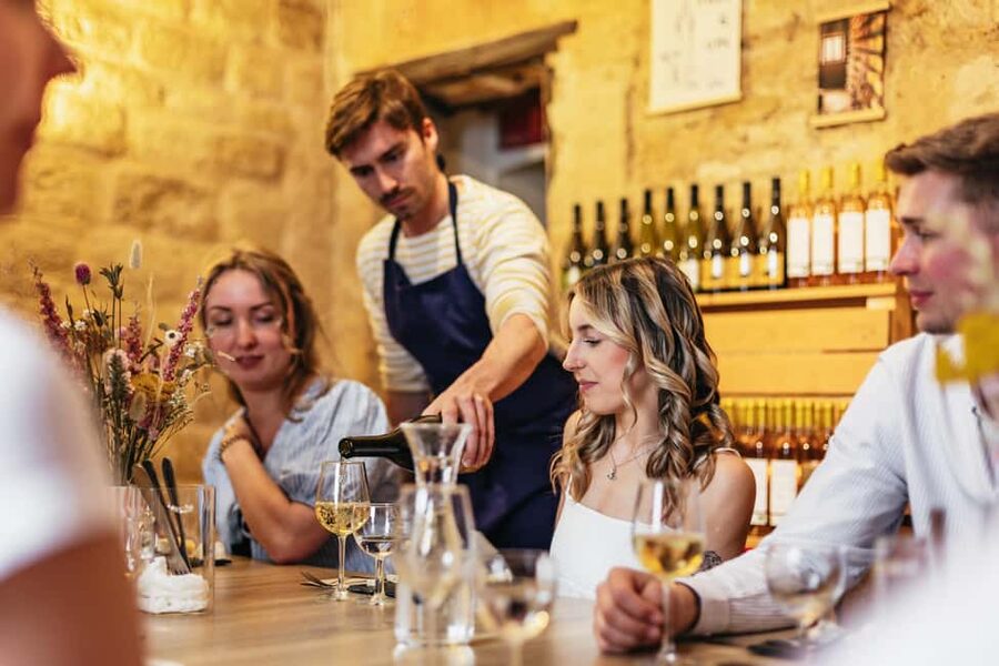Cheese & Wine Tasting in Montmartre with Local Cheesemonger - What you’ll taste: 8 cheeses, 5 wines, and a sparkling moment