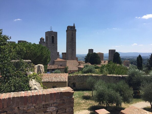 Chianti and San Gimignano - 2 Wineries with Pairing Lunch - Key things that make this tour work