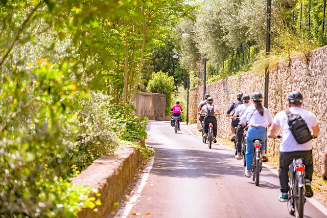 Chianti Hills E-Bike Tour with Tuscan Lunch & Two Wine Tastings - Second wine tasting in Florence: CiaoFoodies Hub as the finish line