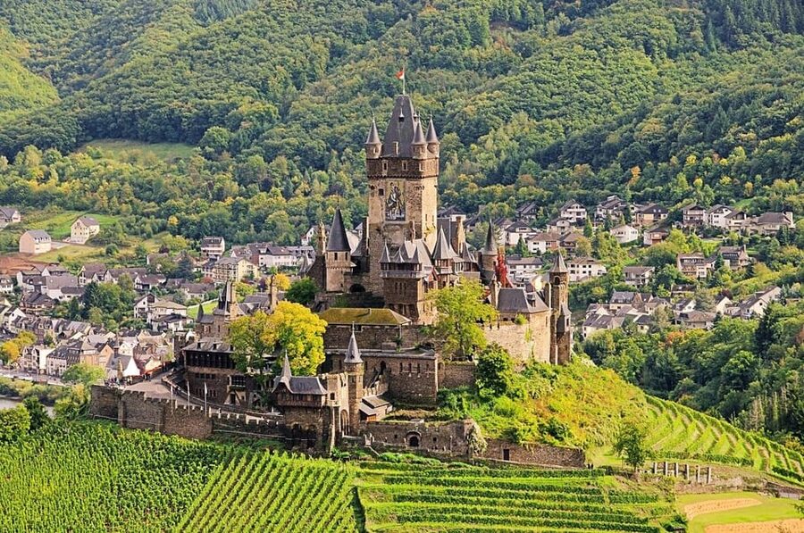 Cochem, Moselle: Castle, boat and wine tour - On the white fleet: how to get the best photos from the Moselle