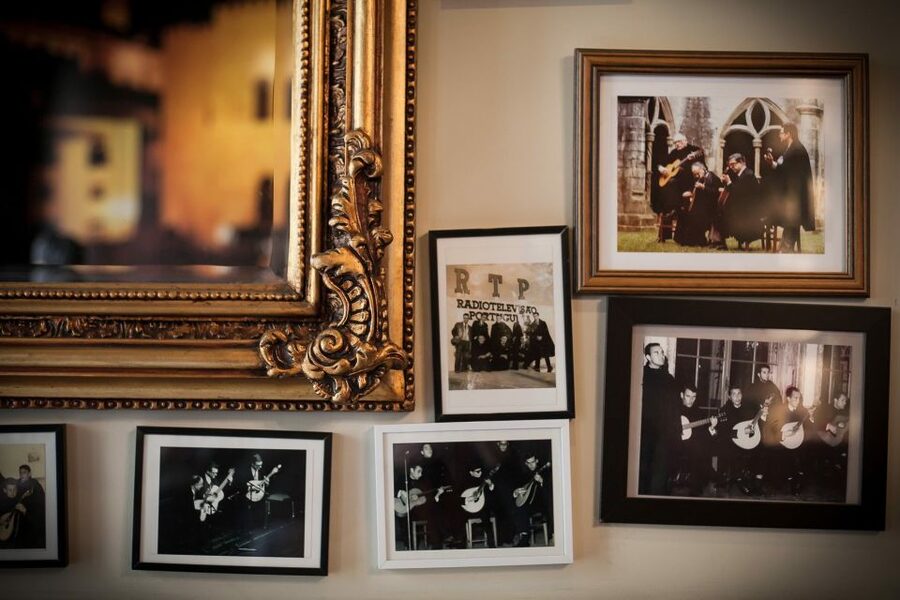 Coimbra: Live Fado Show with Glass of Port Wine - Casa Fado ao Centro: a small room built for real listening