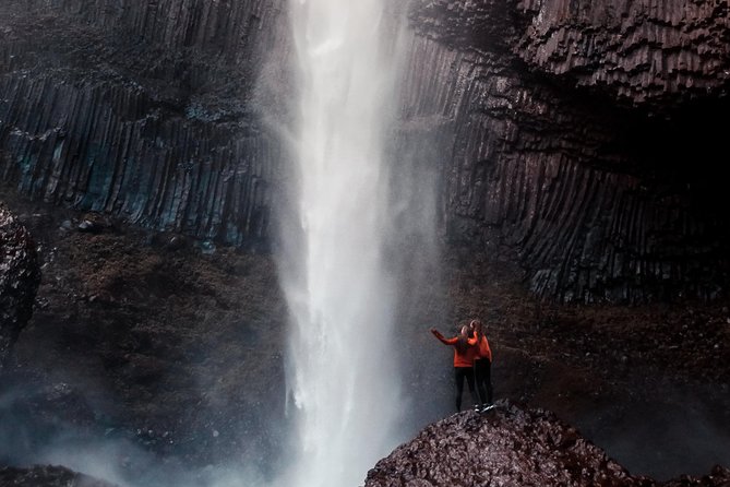 Columbia Gorge Waterfalls & Wineries from Portland: All-Inclusive Afternoon Tour - Multnomah Falls: the 620-foot moment (and how to use your 45 minutes)