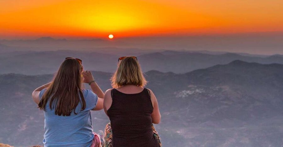 Crete: Land Rover Safari with Sunset Viewing, Dinner, & Wine - Dinner at a local taverna: starters, mains, vegetarian option, and unlimited wine