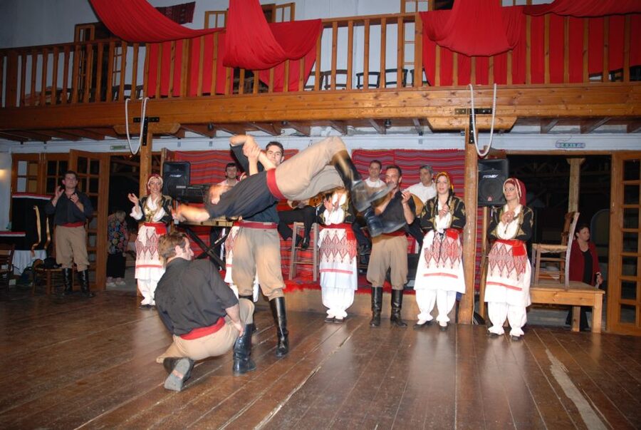 Crete: Traditional Dance Show and Buffet Dinner with Wine - Practical tips so the night feels easy