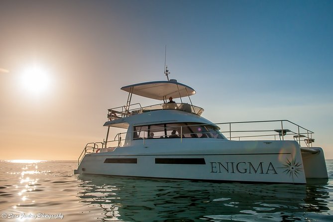 Cruise and Dine Dinner / Cape Town: Sunset Champagne Cruise and 3-Course Dinner - The 90-minute ocean cruise: what you’re actually doing out there