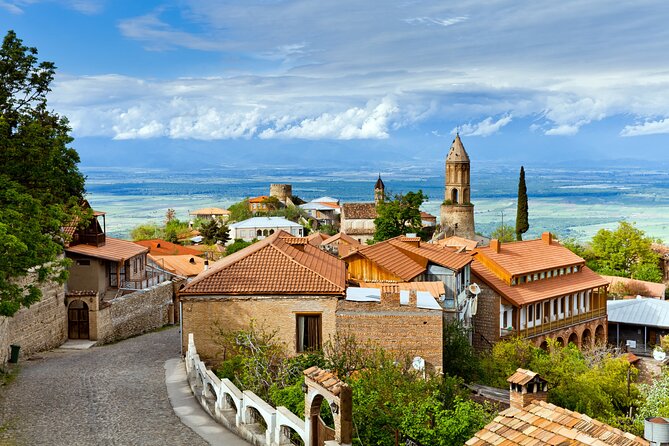 Day Trip to Kakheti Wine Region Including 9 Wine Tastings - Sighnaghi walls and the City of Love walk