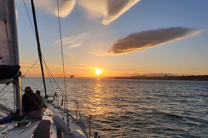 Daytime/Lisbon Sunset Boat with history and wine (small group) - Getting Oriented Fast: The 2-Hour Route and What Each Phase Delivers