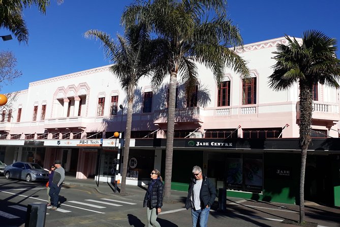 Deco Napier, Te Mata Peak, Garden Walk and Wine Tasting Tour - Art Deco Napier by drive: business center plus Sanders Avenue