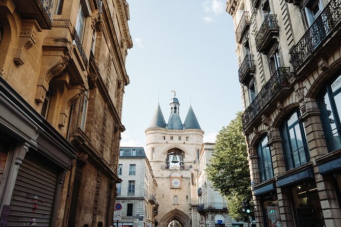 Devour Bordeaux: Ultimate Food & Wine Tasting Tour - Stop 4: Remparts Café for a Homemade Plat du Jour