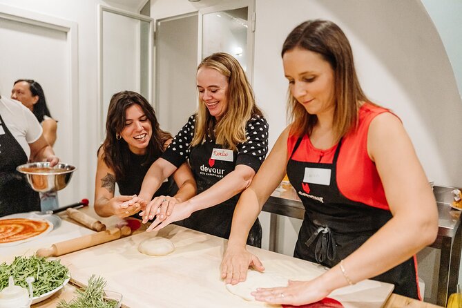 Devour Rome Wine & Pizza Making Class in Trastevere Neighborhood - The aperitivo start: spritz-making and bruschetta bites
