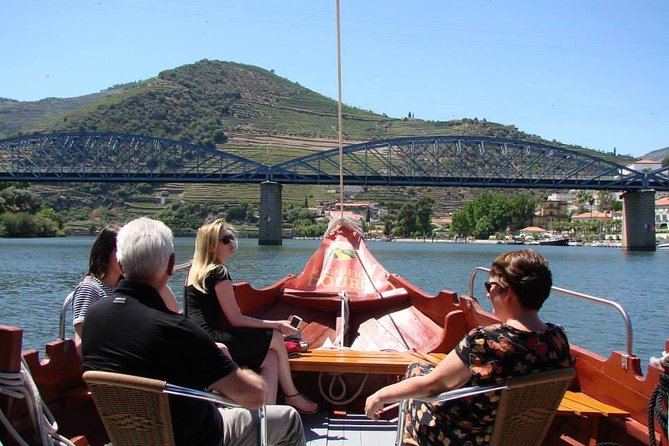 Douro Valley: Historical Sites, Wine Experience, Lunch & Cruise - The São Leonardo viewpoint and the N222 road drive