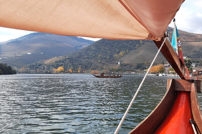 Douro Valley Tour - 3 Wine tastings, Lunch & river Cruise - Stop 1: Peso da Régua coffee, photos, and a 19th-century bridge
