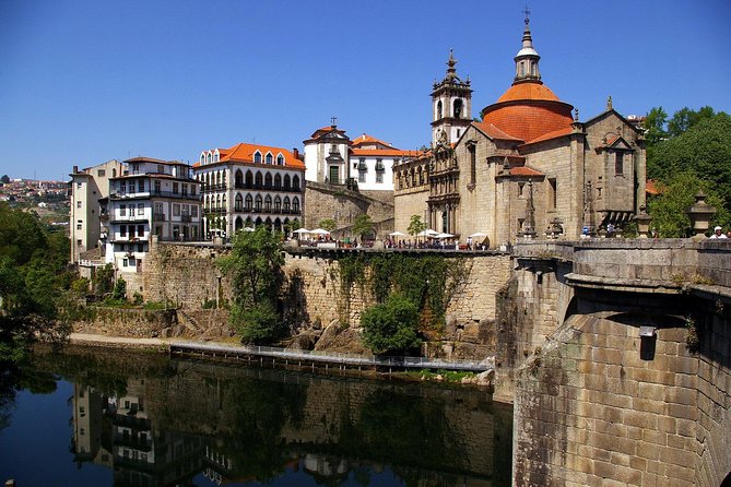 Douro Valley Tour: Wine Tasting River Cruise and Lunch from Porto - Back in Porto: ending where you started