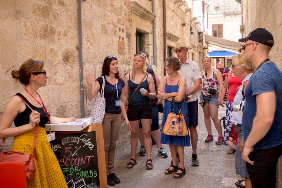 Dubrovnik Gastronomy: 3-Hour Food and Wine Tour - Key things that make this Dubrovnik food and wine tour work
