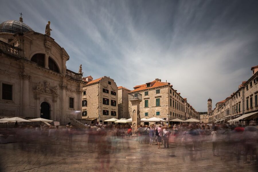 Dubrovnik Gastronomy: 3-Hour Food and Wine Tour - Where the tour really begins: Big Onofrio’s Fountain in Old Town