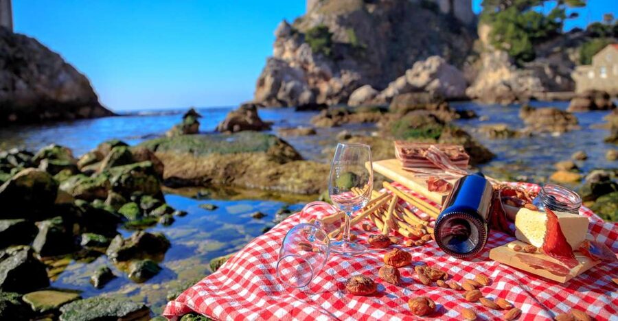 Dubrovnik Gastronomy: 3-Hour Food and Wine Tour - Old Town sightseeing with food-focused context (30 + 15 + 30 minutes)