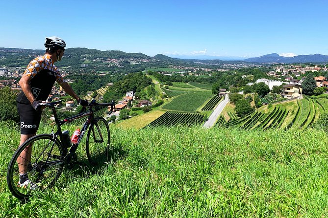 E-Bike Tour Lake Como and Swiss Vineyards - The end around Lungolago and Villa Olmo, plus Baradello castle context