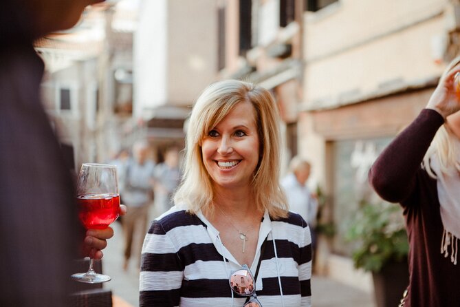 Eat like a Local: Venice Cicchetti and Wine Tasting Evening Tour - Small-group pacing and the role your guide plays
