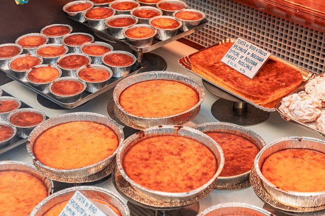 Eating Bologna Food and Wine Tour - Mercato di Mezzo: street food in a medieval market shell