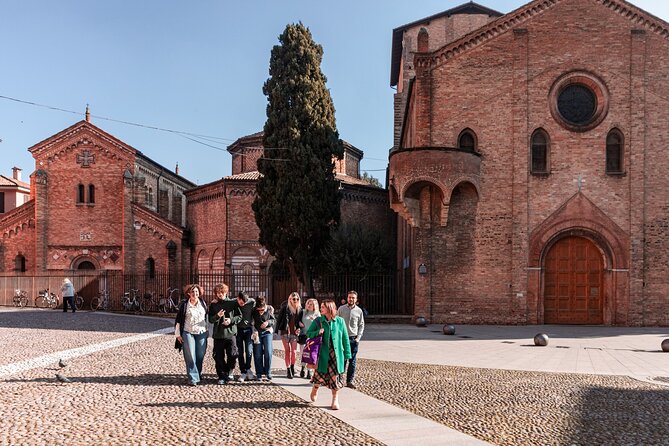 Eating Bologna Food and Wine Tour - The Two Towers: a quick skyline story between bites